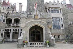 image of casa loma one of the cheap, fun things to see and do in toronto