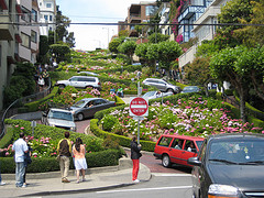 image of lombard street one of the Free Things and Stuff to Do in San Francisco