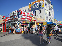 image of the venice beach boardwalk one of the Free Things and Stuff to Do in LA