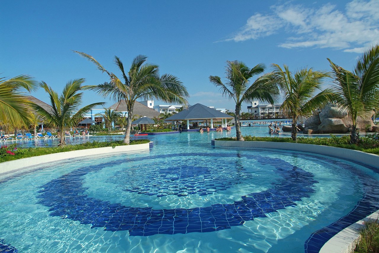 the pool at the affordable Fiesta Americana Holguin Costa Verde all-inclusive resort in Cuba